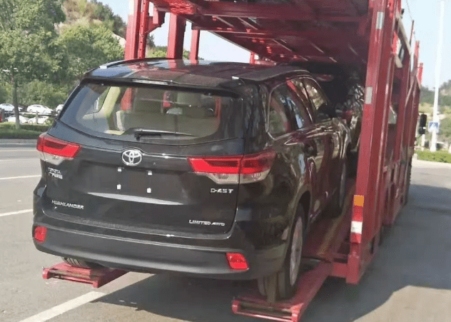 從江蘇到上海進(jìn)行私家車托運(yùn)需要多少錢？-鑫邦運(yùn)車