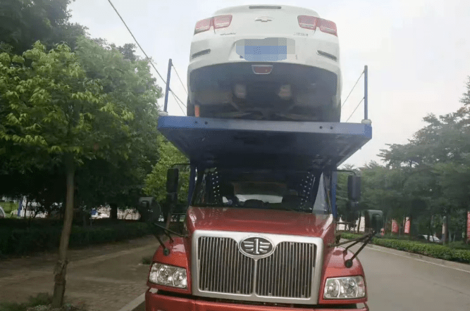 重慶汽車托運公司托運用大板車嗎？-鑫邦運車